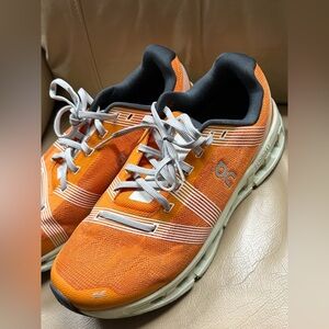 On Running Cloudgo
Turmeric Aloe size 8.5 men’s worn 3x